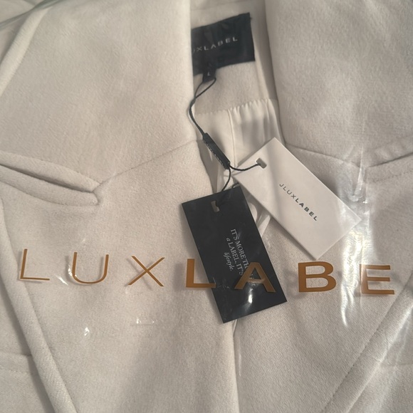 JLUXLABEL 	
Ivory SAVANNAH BELTED COAT - Picture 11 of 13